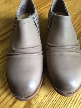 Clarks Collection Mauve-Taupe Zip-Detail Slip-On Shoes 10 NWT